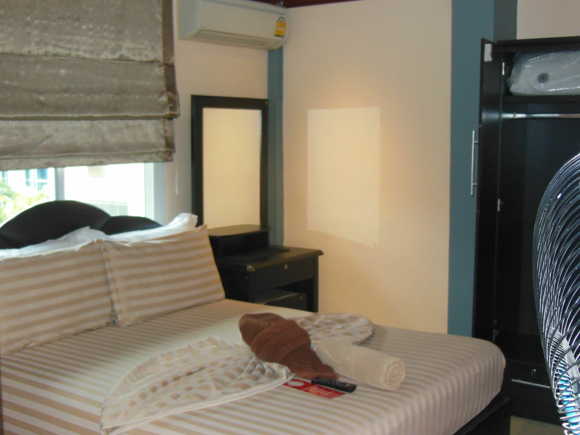 Boomerang Guesthouse And Bar Pattaya Exterior foto